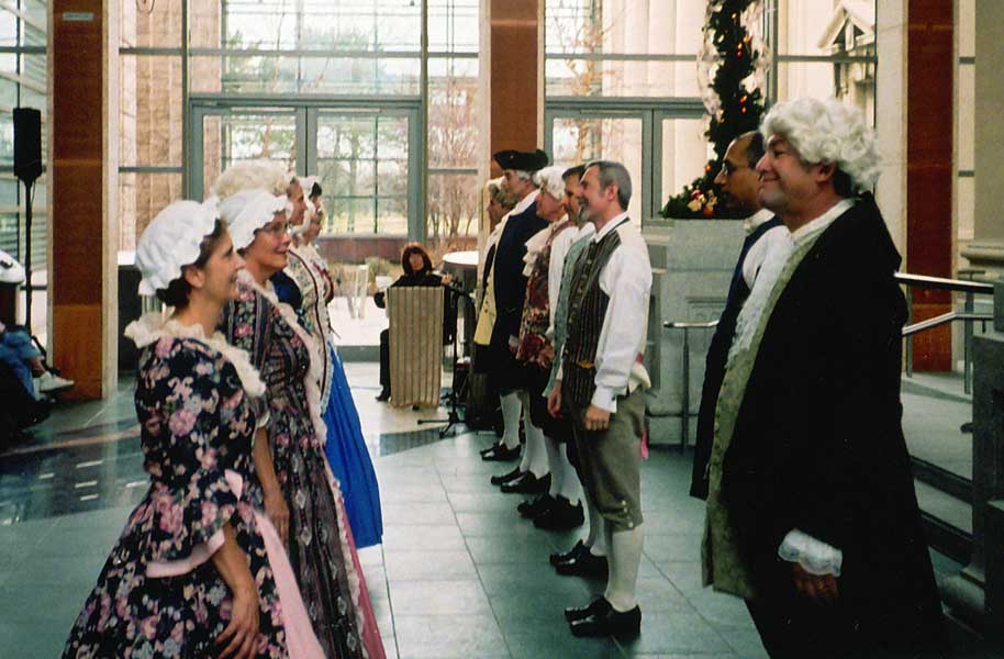 History_Museum_2005/Facing Across